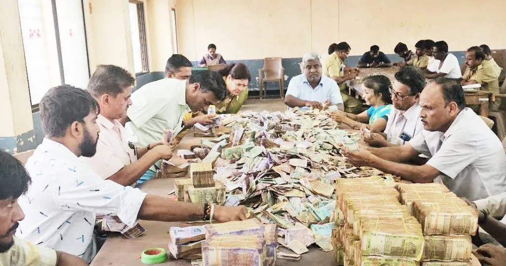 More than 1.48 crores deposited in Yallamma Devi's donation box