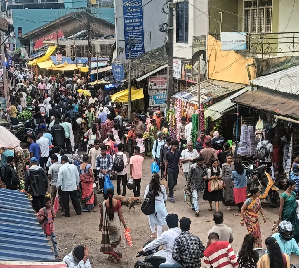 Huge crowd in Khanapur market on the occasion of Ganesh Chaturthi