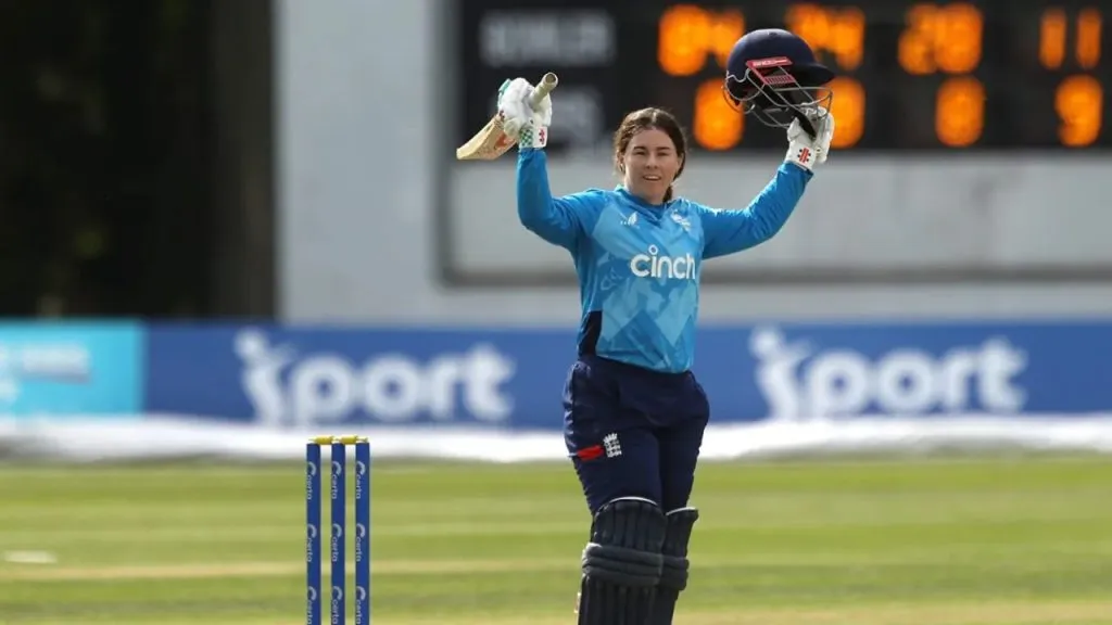 इंग्लंड महिला संघाचा विक्रमी विजय Record win for England Women's team