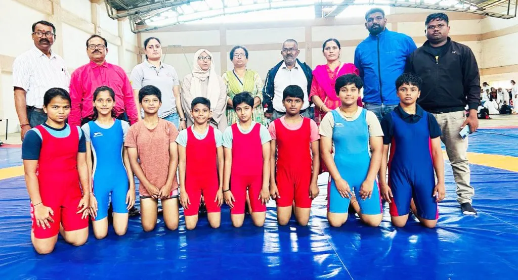 Selection of wrestlers of Balika Adarsh ​​for district level competition