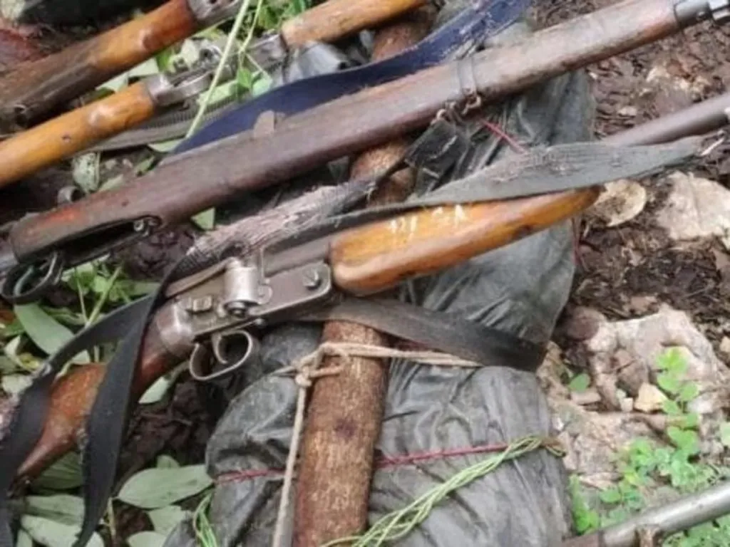 छत्तीसगड-महाराष्ट्र सीमेवर तीन नक्षलवाद्यांना कंठस्नान Three Naxalites killed on Chhattisgarh-Maharashtra border