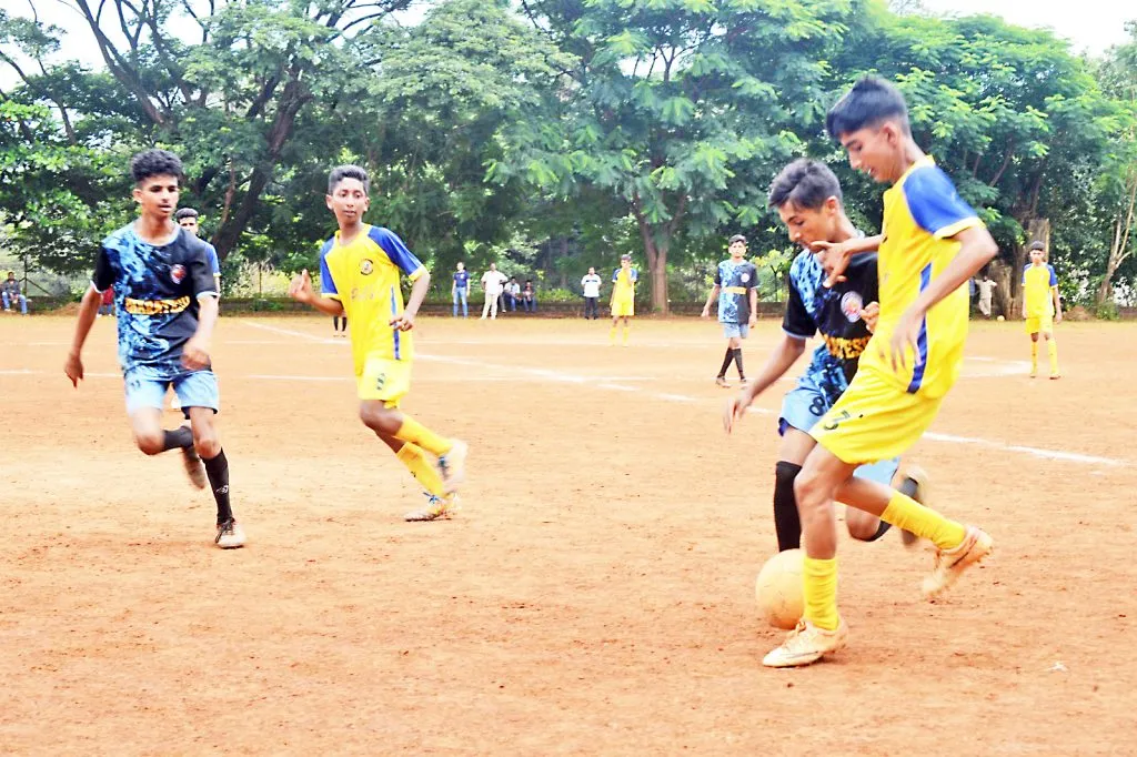 सेंट पॉल्स, सर्वोदय, हेरवाडकर, अंगडी संघ उपांत्य फेरीत St. Paul's, Sarvodaya, Herwadkar, Angadi teams in semi-finals