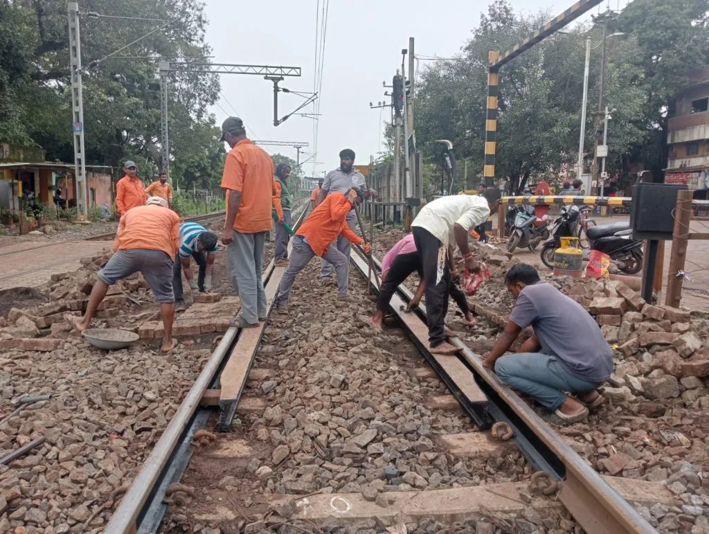 Repairs on the second railway gate completed