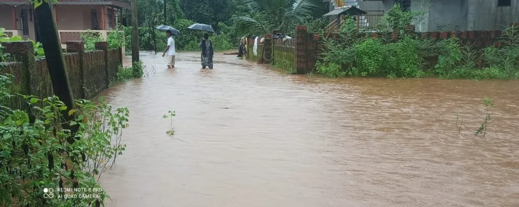 Rain like seventy cloudbursts with chains