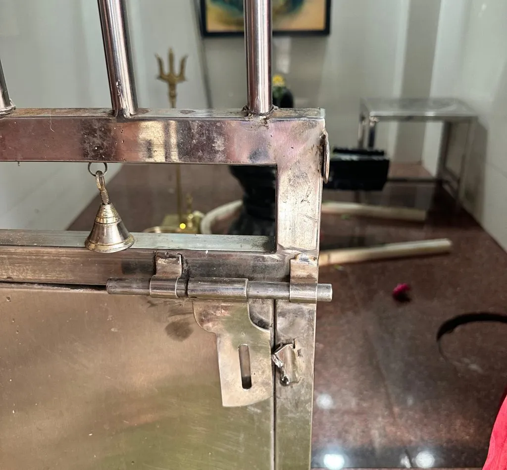 Theft in Shri Shiva Mandir at Vadgaon