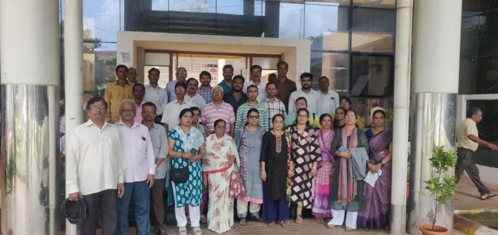 Solve the problem in 'that' colony on Mandoli Road