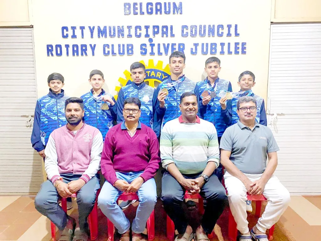Swimmers of Hind Club compete in national competition