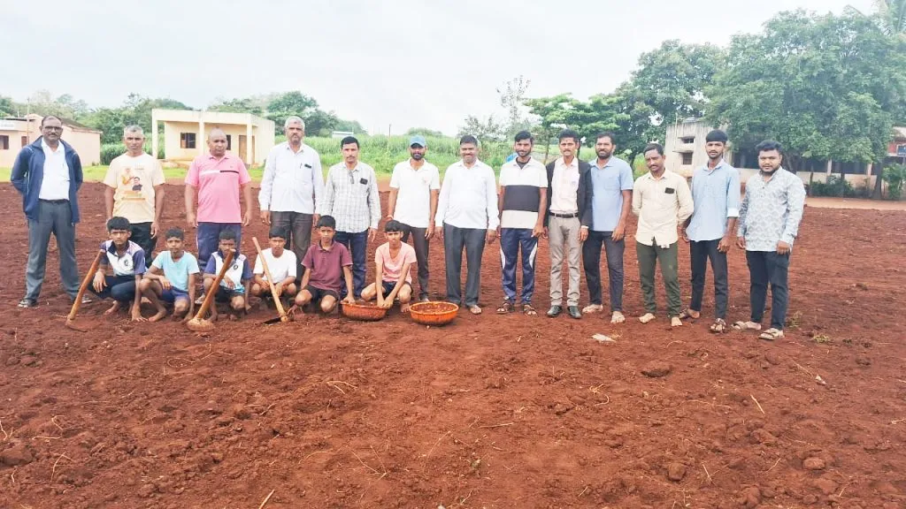 तालुका – जिल्हा स्पर्धेसाठी आंबेवाडीचे मैदान सज्ज Ambewadi ground ready for taluka-district competition