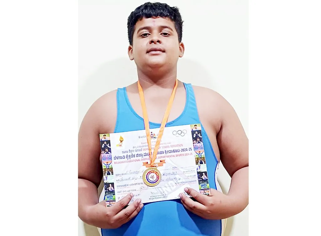 स्वराज्य बिर्जेला कुस्ती स्पर्धेत सुवर्ण Gold in Swarajya Birjela wrestling competition
