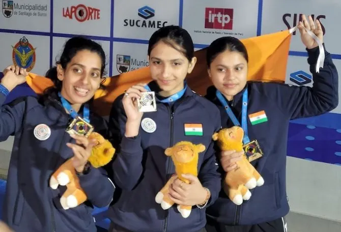कनिष्ठ वर्ल्ड चॅम्पियनशिपमध्ये भारताला दोन सांघिक सुवर्ण India won two team golds at the Junior World Championships