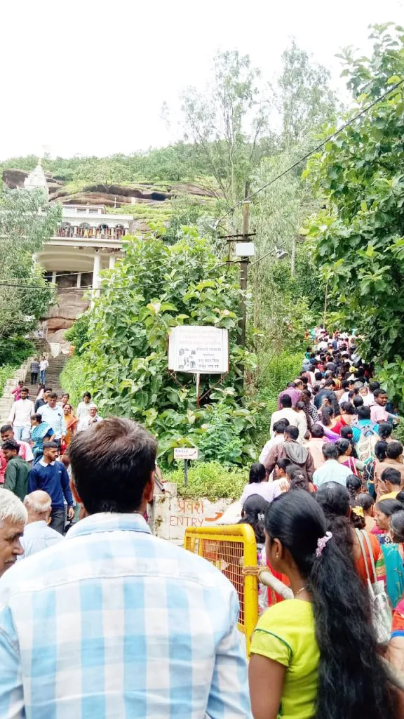 Crowds for darshan in temples on the last Shravan Monday