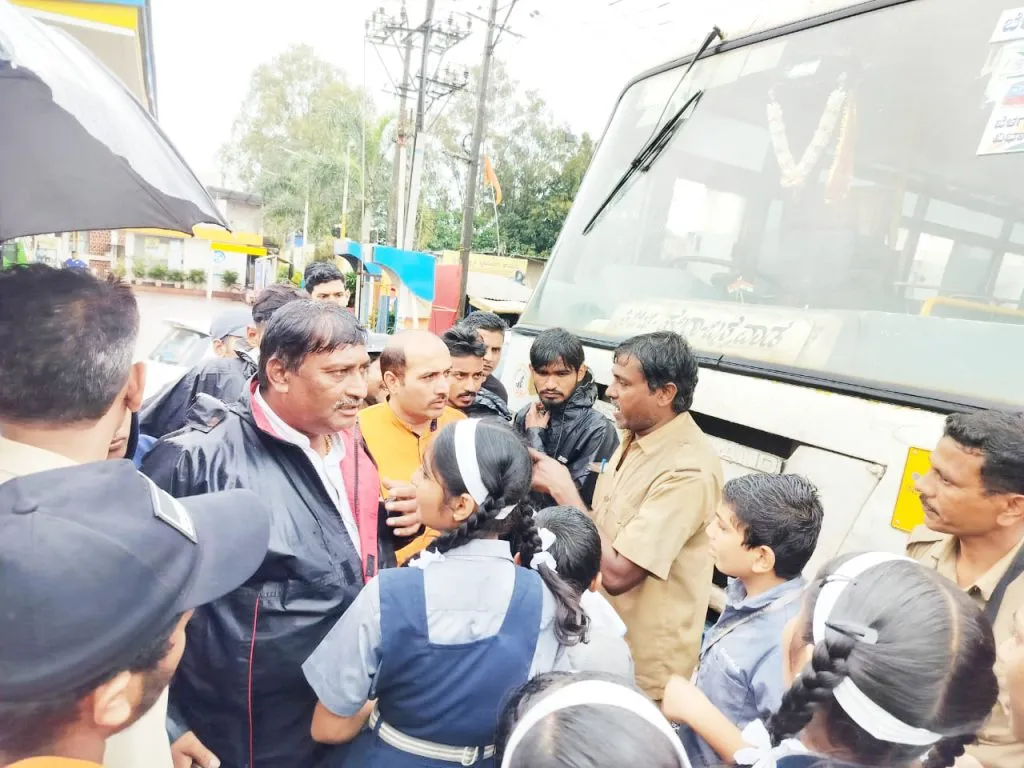 Rude behavior with female passengers-students, conductor surrounded by Bastwad villagers