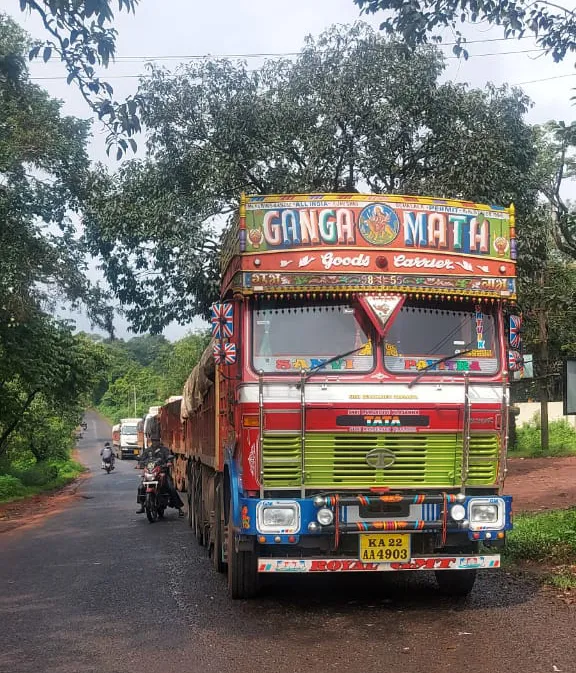 Heavy traffic on Belgaum-Chorla route by ignoring the order of the Collector