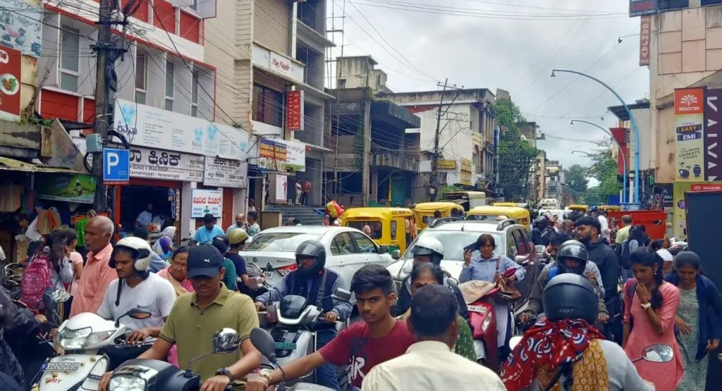 Trafic jam in market