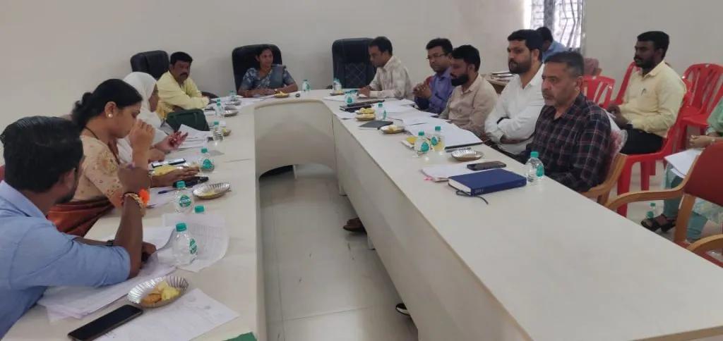 Issue notice to the officers absent from the meeting