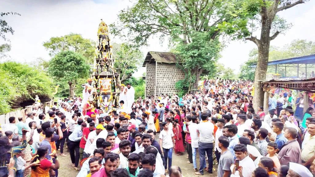 Rathotsava procession at Badekola Math in the chanting of Har Har Mahadev