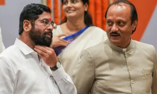 लाडकी बहीण योजनेवरून महायुतीत श्रेय‘वादा‘ची लढाई! हा तर ‘दादांचा वादा‘