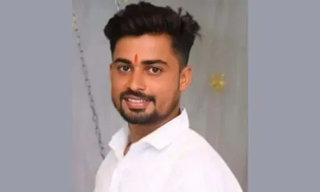 कारखान्याच्या छतावरून पडलेल्या जखमी तरुणाचा मृत्यु Kagal MIDC Injured youth dies