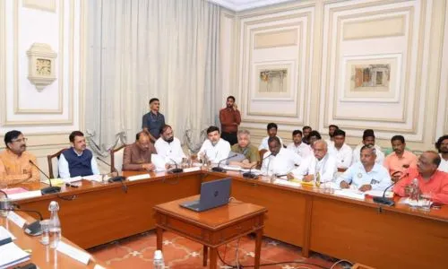 Energy Minister Devendra Fadnavis