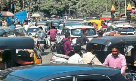 शहरातील वाहतुकीचे तीन तेरा! वाहतुक सुरळीत सुरू करण्याकडे वाहतुक पोलिसांचे दुर्लक्ष