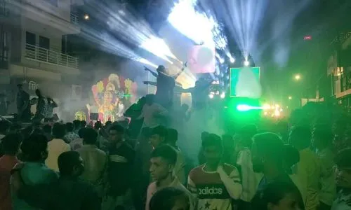 विसर्जनाच्या पुर्वसंध्येला स्ट्रक्चर उभारणारी मंडळे रडारावर! स्ट्रक्चर जागेवर जप्त करण्याचा इशारा