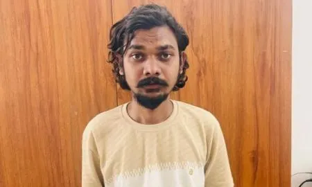 अल्पवयीन मुलीवर अत्याचारप्रकरणी तरूणास अटक abusing a minor girl