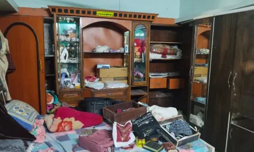 कागलमध्ये घरफोडी!12 लाखांच्या रोकडसह दागिने लांबवले! भरवस्तीत झालेल्या चोरीच्या घटनेने शहरात खळबळ Burglary in Kagal Jewels stolen