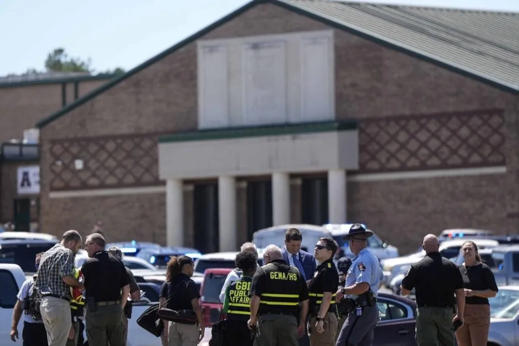 US school shooting, 4 dead
