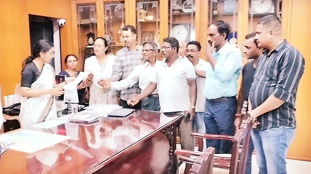 उपनिरीक्षक महांतेश वाल्मिकी यांना सेवेतून निलंबित करण्याची मागणी Demand for suspension of sub-inspector Mahantesh Valmiki from service