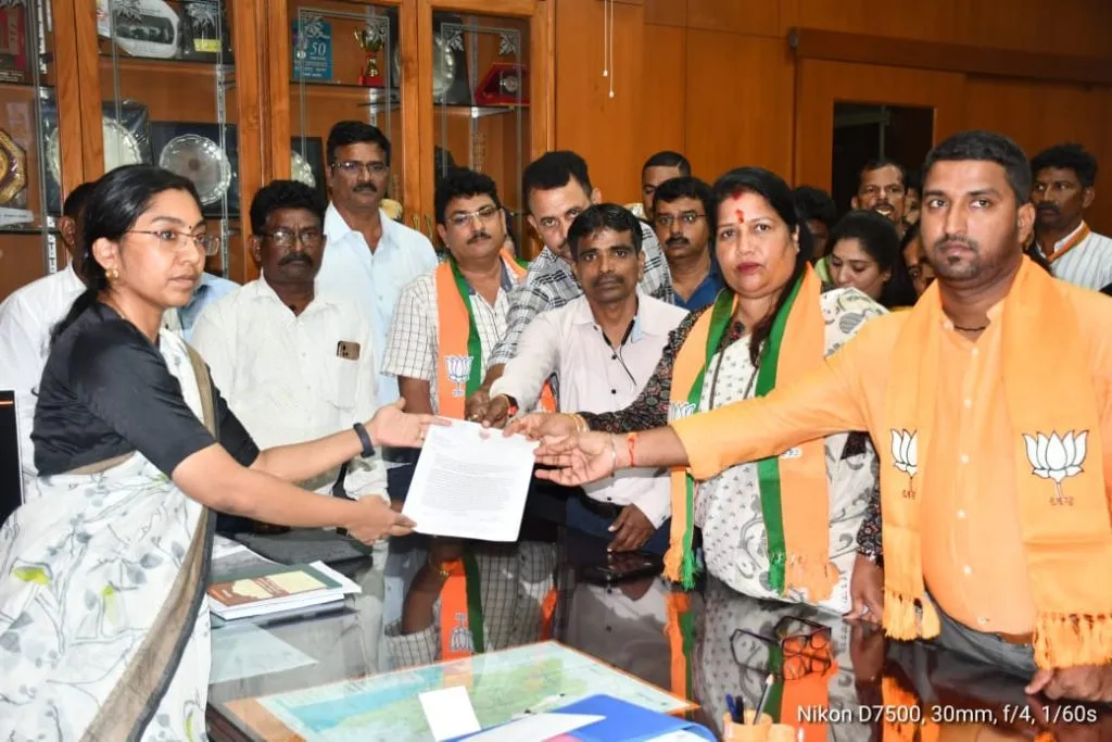 Take action against Sub Inspector Mahantesh