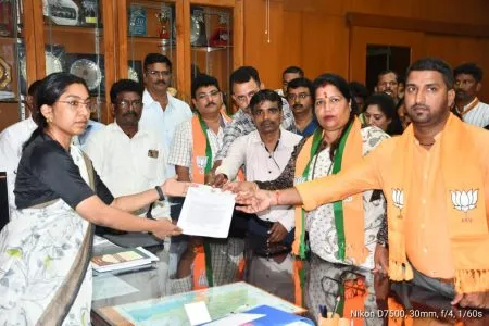 Take action against Sub Inspector Mahantesh