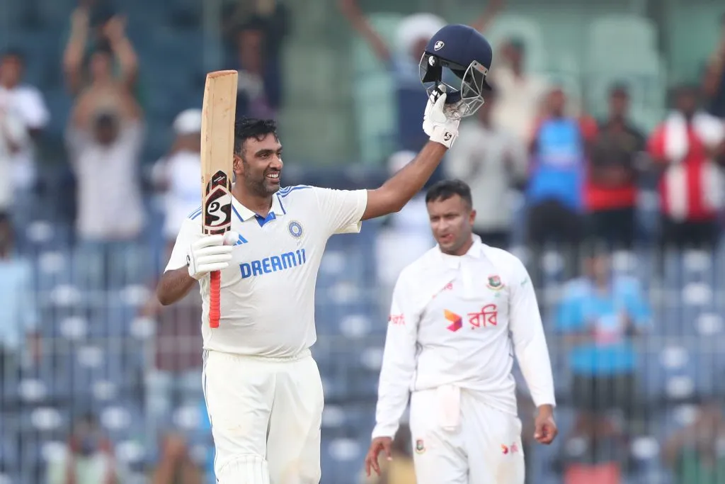 Ashwin-Jadeja's baseball style batting in Chennai