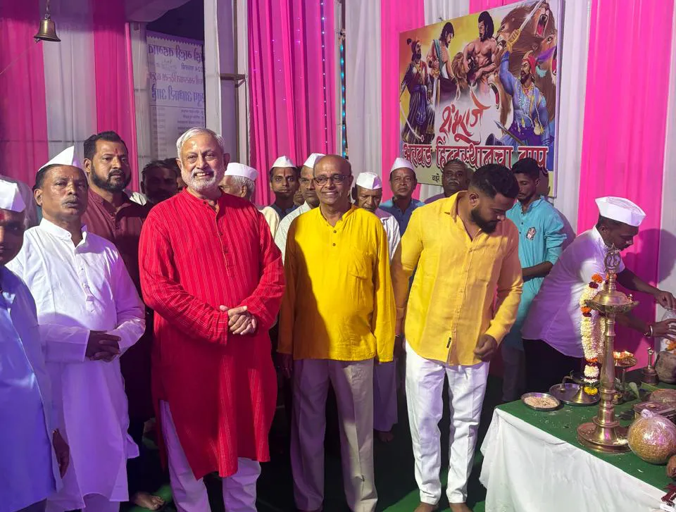 Kiran Thakur felicitated by Vaze Galli Ganeshotsav Mandal