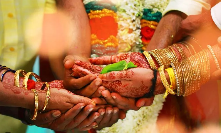 The district ranks fifth in the number of inter-caste marriages.