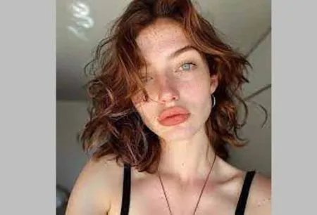 जोडप्याने एआयद्वारे निर्मिली सुंदर इंफ्लुएंसर Beautiful influencer created by AI couple