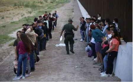 कॅनडामधून भारतीयांची अमेरिकेत अवैध एंट्री Illegal entry of Indians into US from Canada