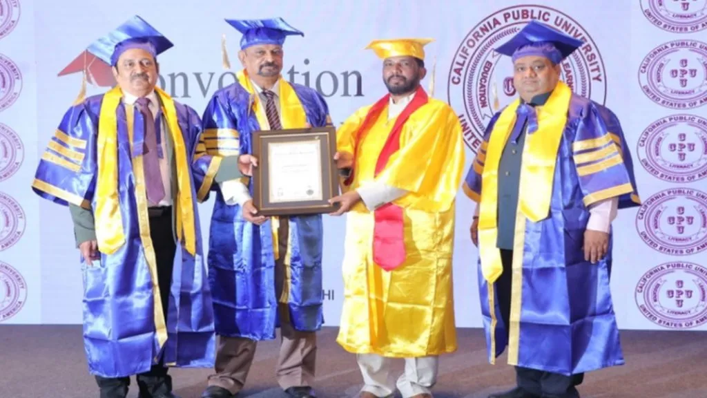 दिनेश नागवेकर यांना कॅलिफोर्निया युनिर्व्हसिटीची डॉक्टरेट