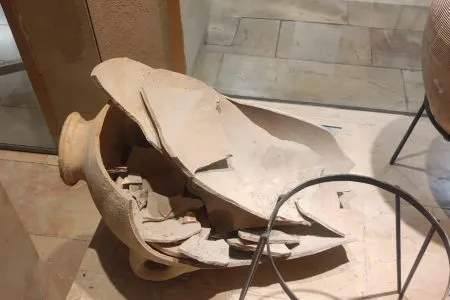 3500 year old vessel broken in museum