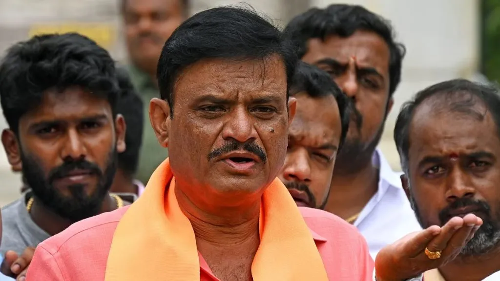 आमदार मुनिरत्न यांच्या अडचणीत भर case filed against Karnataka BJP MLA Munirathna