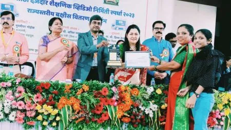 प्रा . सुषमा मांजरेकर यांचा पुणे येथे सन्मान