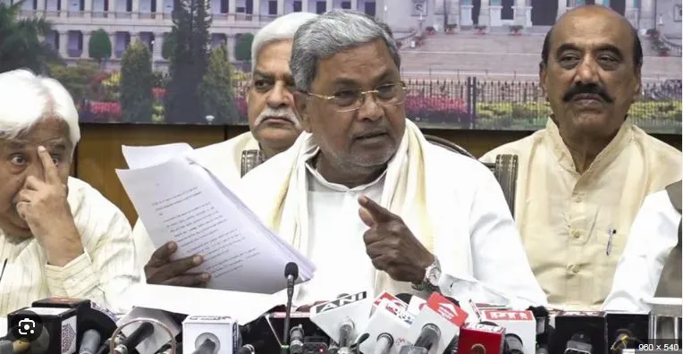 Siddaramaiah in Lokayukta Kachatya