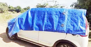 रस्त्याकडेला उभ्या असलेल्या कारमध्ये आढळले 5 मृतदेह 5 bodies were found in a car parked on the road