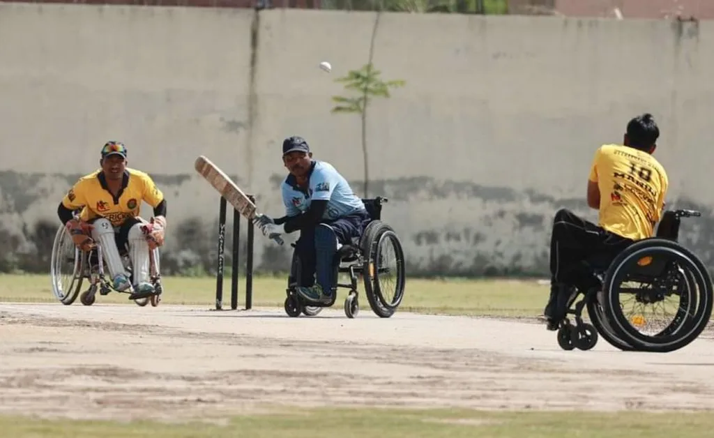 अपंगत्वावर मात करीत सुरेशची राष्ट्रीय स्तरावर चमक Suresh shines at the national level overcoming disability