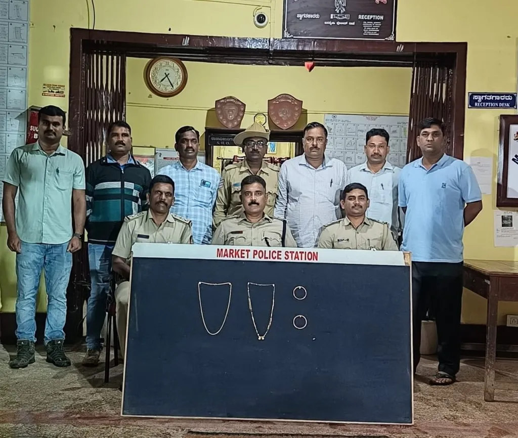 Trio arrested for stealing passengers' jewelry