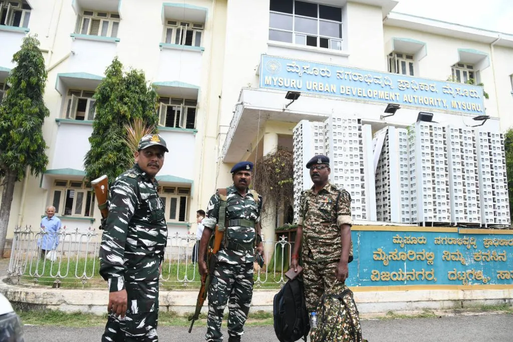 मुडा कार्यालयावर ईडीचा छापा बेंगळुरातही धाड ED raid on Muda office raided in Bangalore too