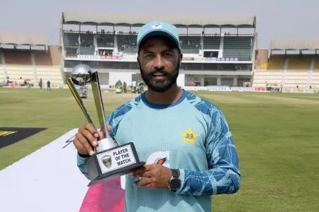 Pakistan beat England by 152 runs