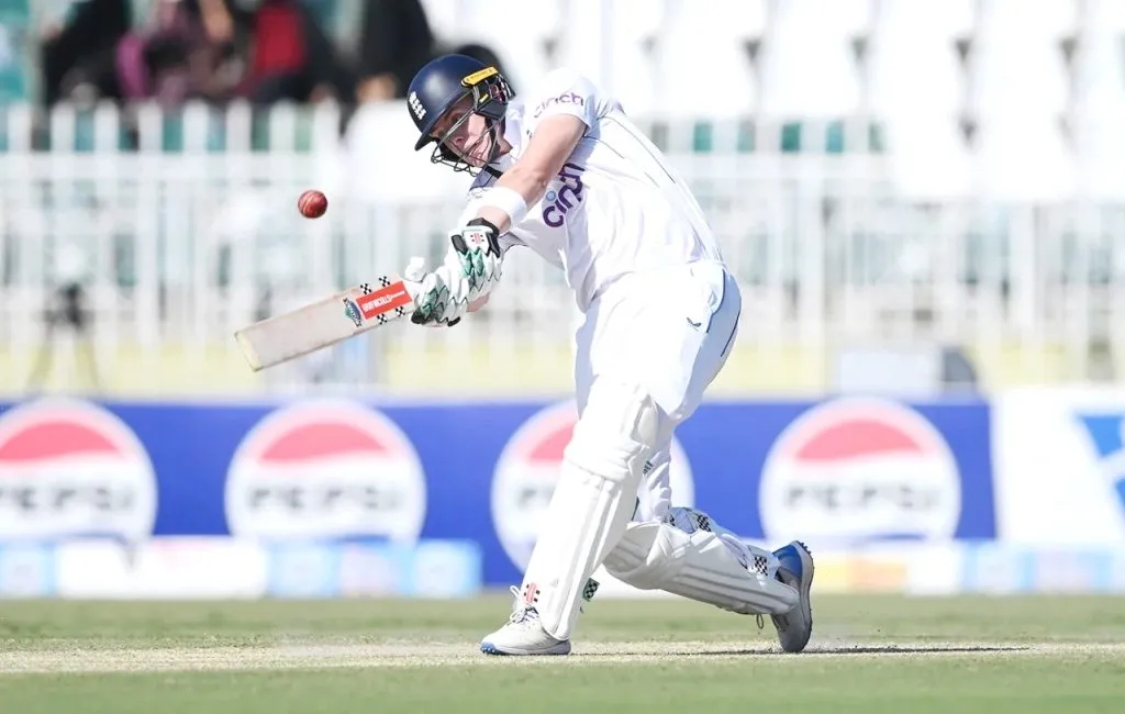 साजिद, नौमनचा भेदक मारा, स्मिथचे अर्धशतक Sajid, Naumann's penetrating strike, Smith's half-century