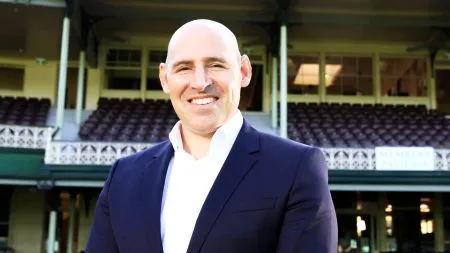 हॉक्ले यांची राजीनाम्याची घोषणा Hockley's resignation announcement