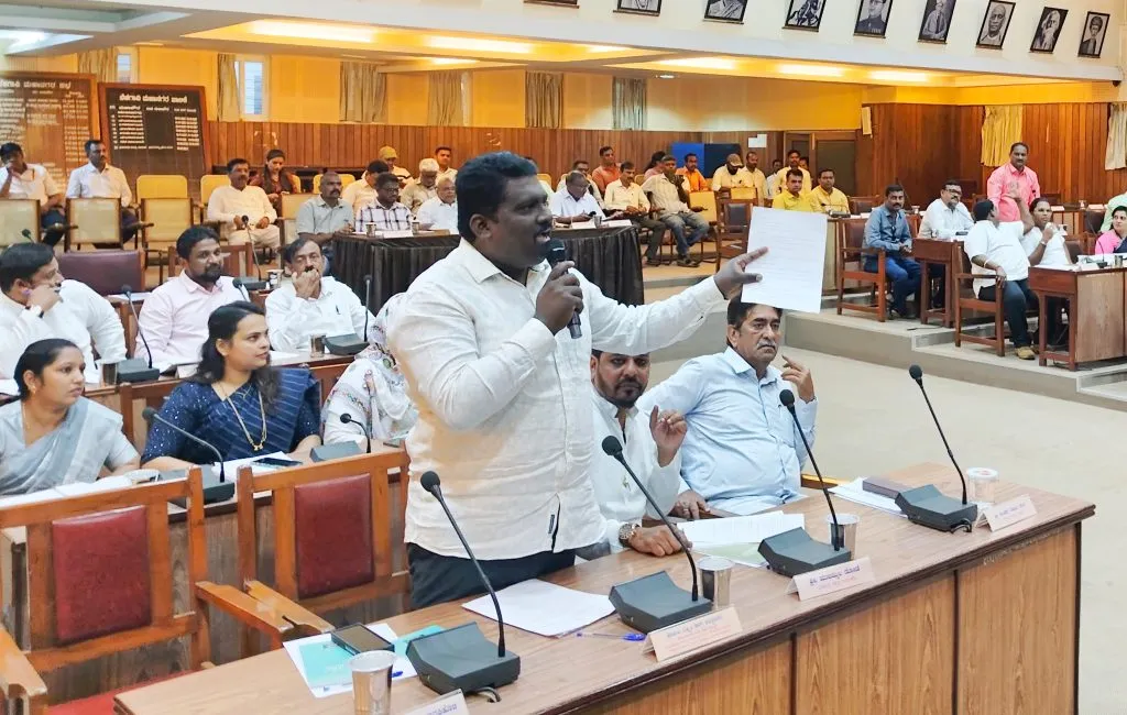 The issue of Marathi became popular in the municipal corporation