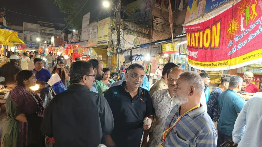 50 kg firecrackers seized in the market